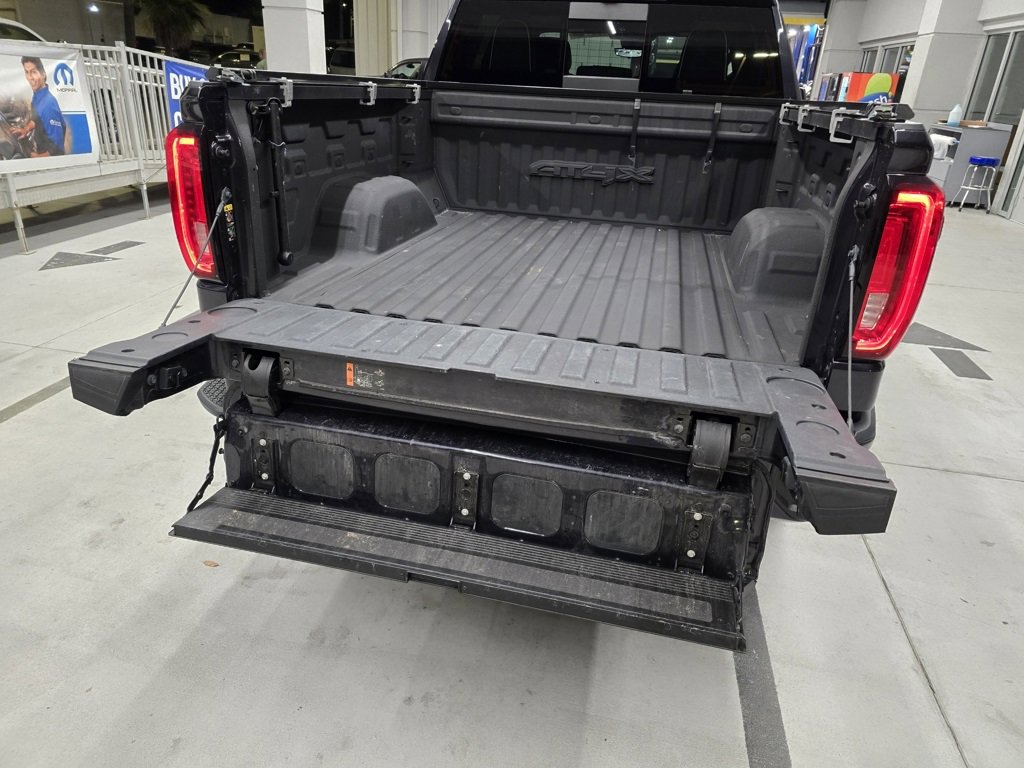 Used 2023 GMC Sierra 1500 AT4X image 7