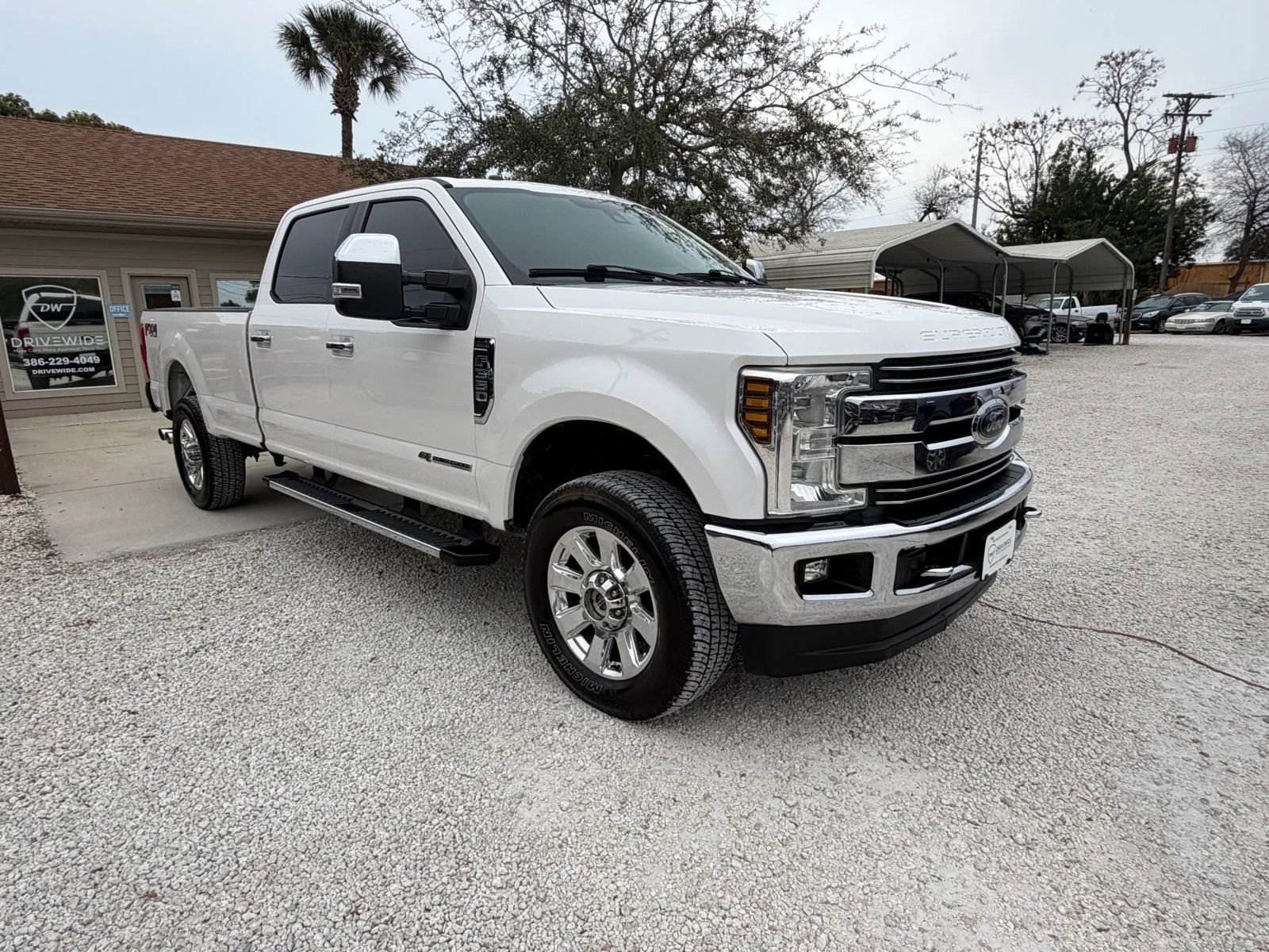 Used 2018 Ford F350 Lariat w/ Lariat Ultimate Package AWD/4WD image 3