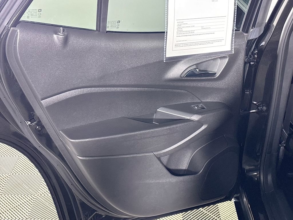 Used 2025 Chevrolet Trax LT image 18