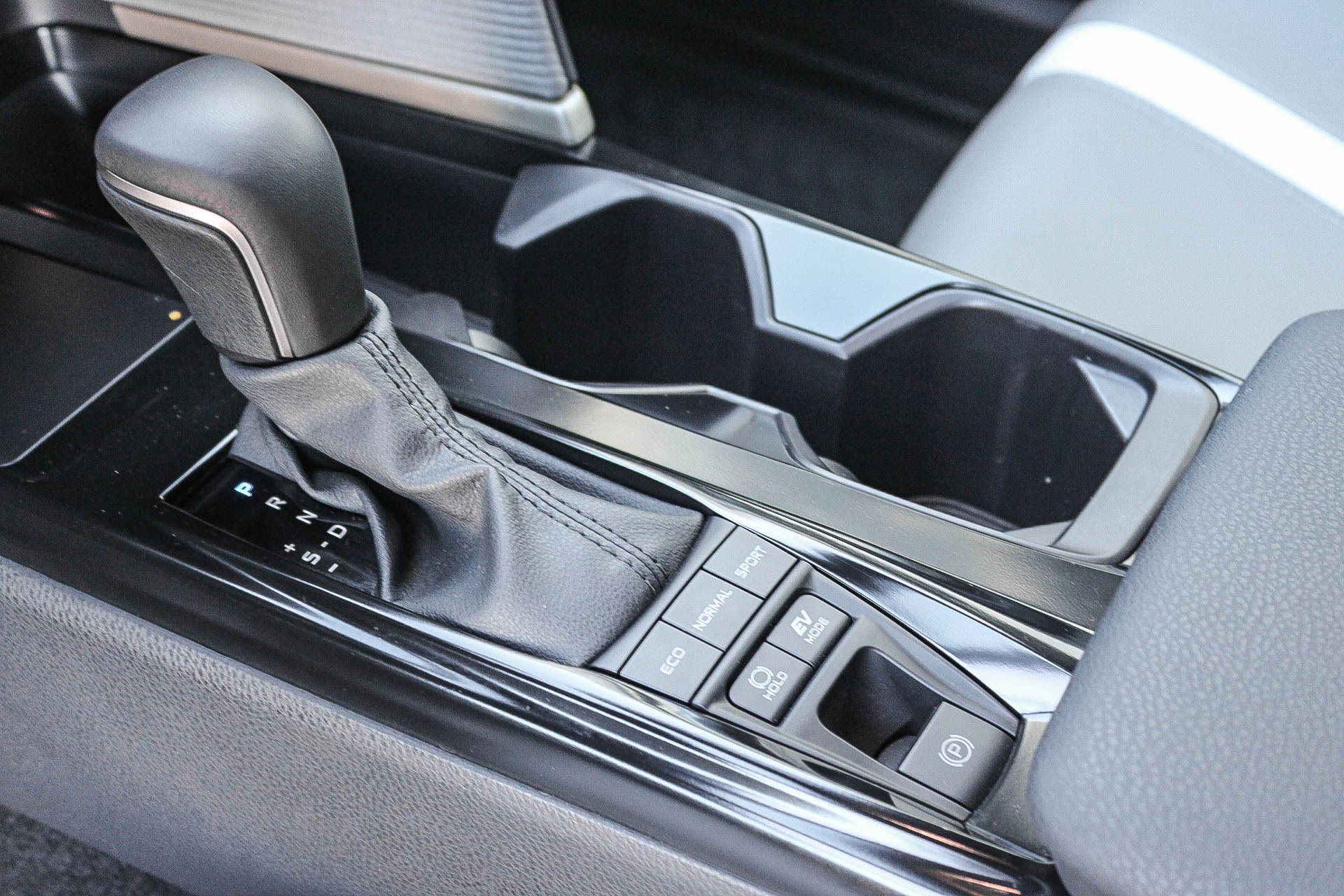 Used 2025 Toyota Camry SE image 20