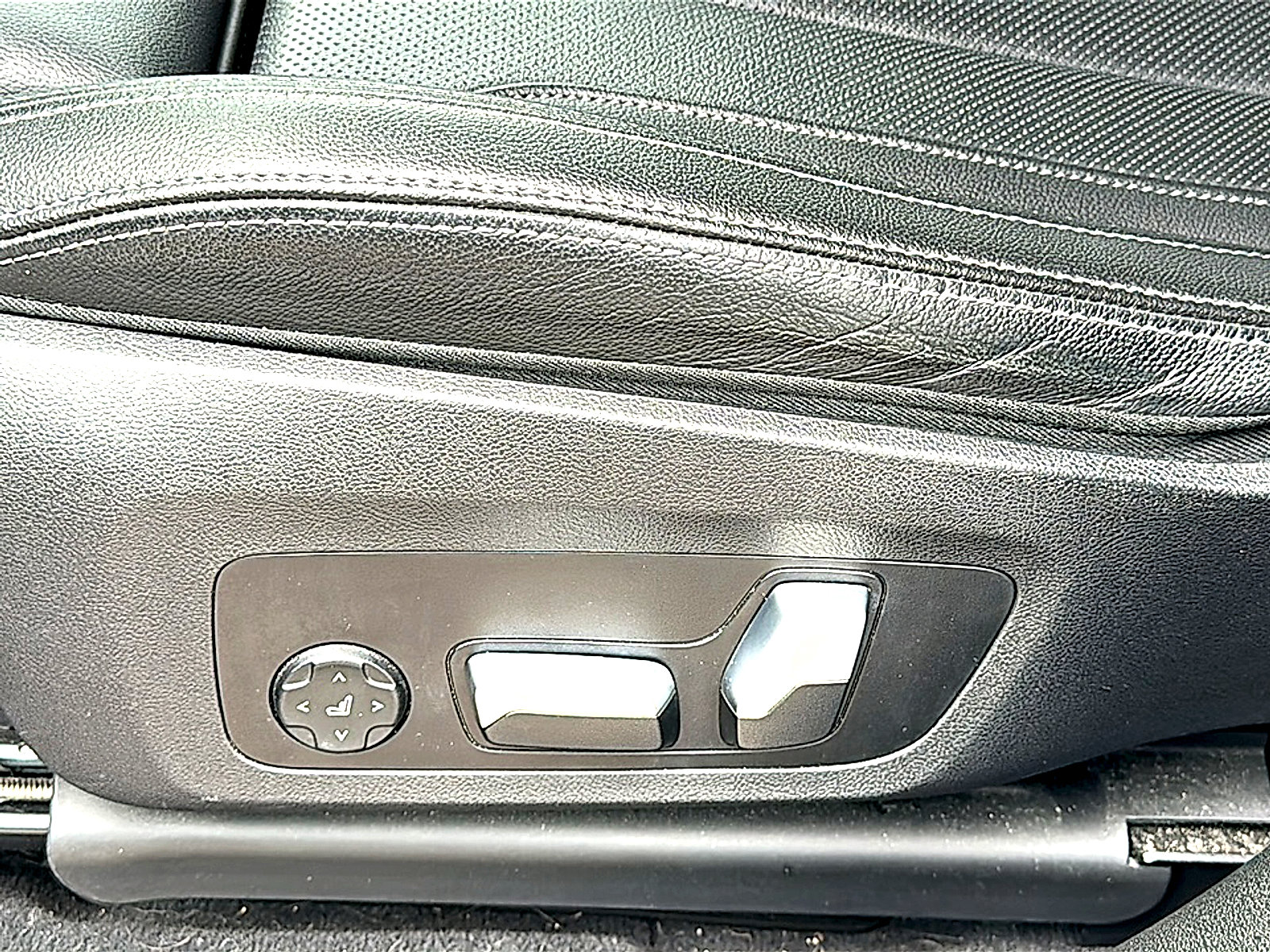 Used 2022 BMW X3 sDrive30i w/ Premium Package 2 (ZPA) RWD image 8