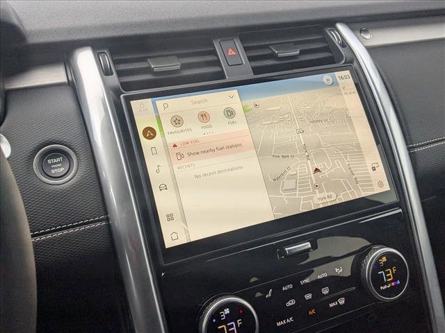 Used 2025 Land Rover Discovery Dynamic SE image 14