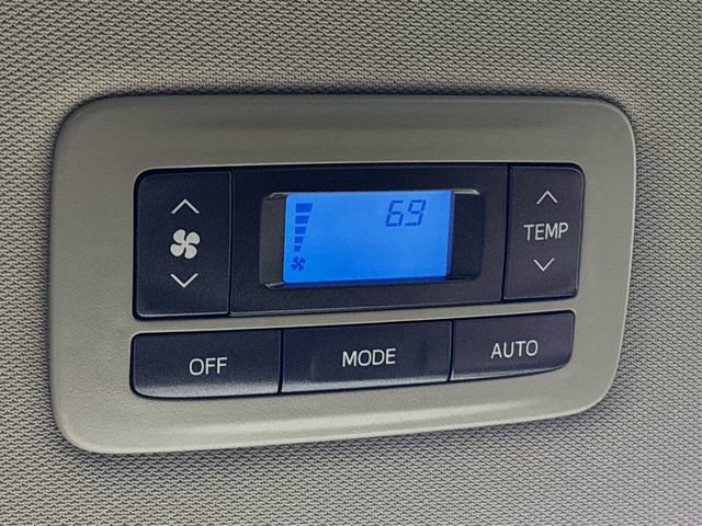 Used 2017 Toyota Sienna XLE image 27