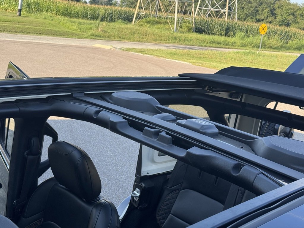 Used 2021 Jeep Wrangler Unlimited Sahara image 31