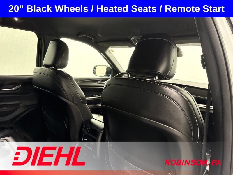 Used 2023 Jeep Grand Cherokee Altitude AWD/4WD image 13