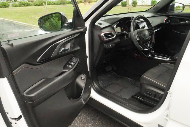 Used 2022 Chevrolet TrailBlazer RS w/ Sun and Liftgate Package AWD/4WD image 18