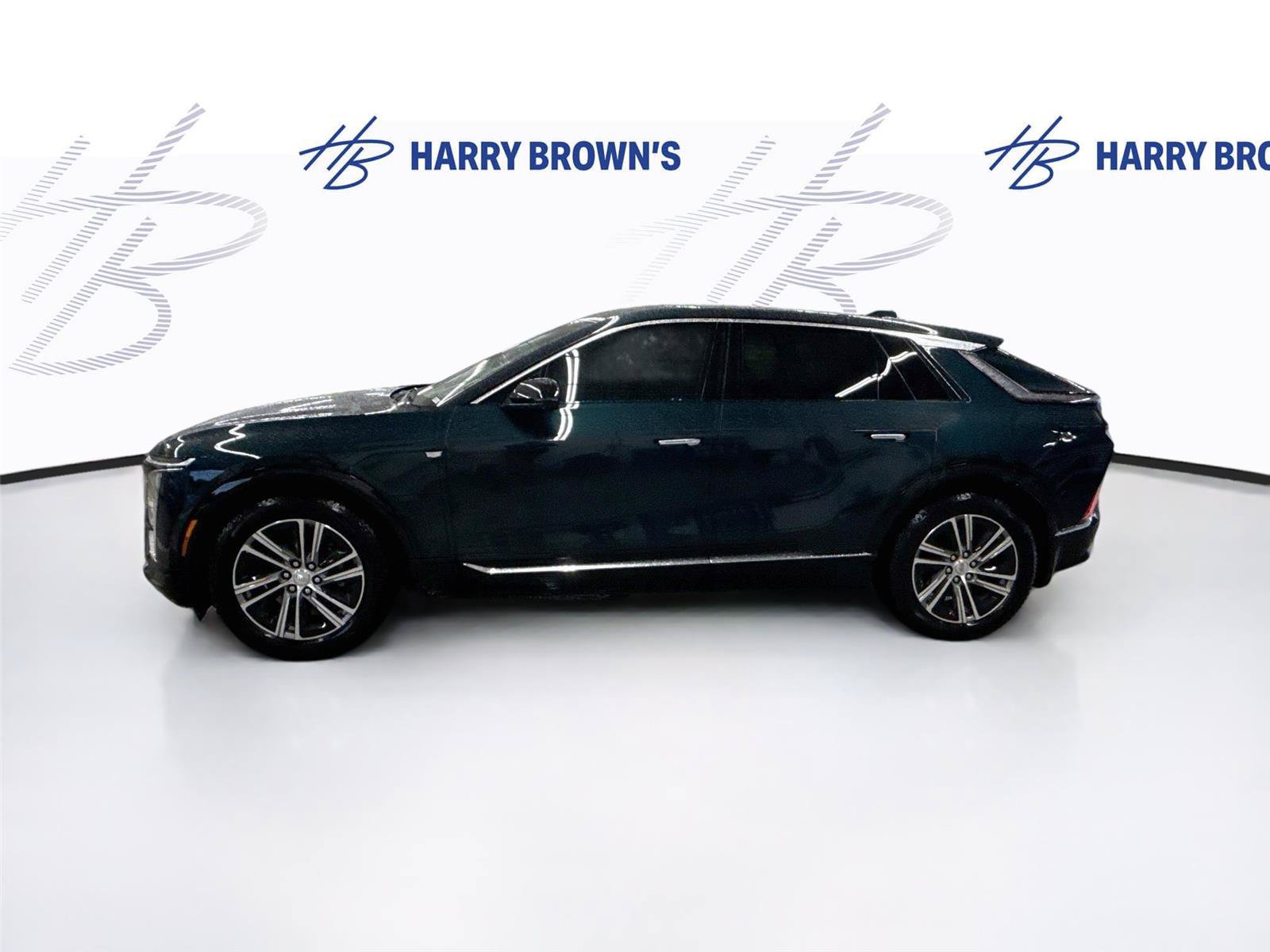 Used 2024 Cadillac Lyriq Luxury w/ LPO, Floor Liner Package AWD/4WD image 8