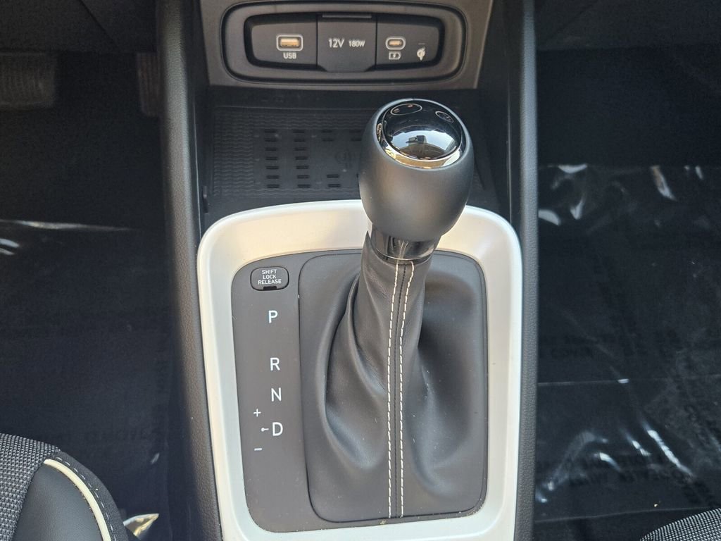 Certified 2025 Hyundai Venue Limited image 16