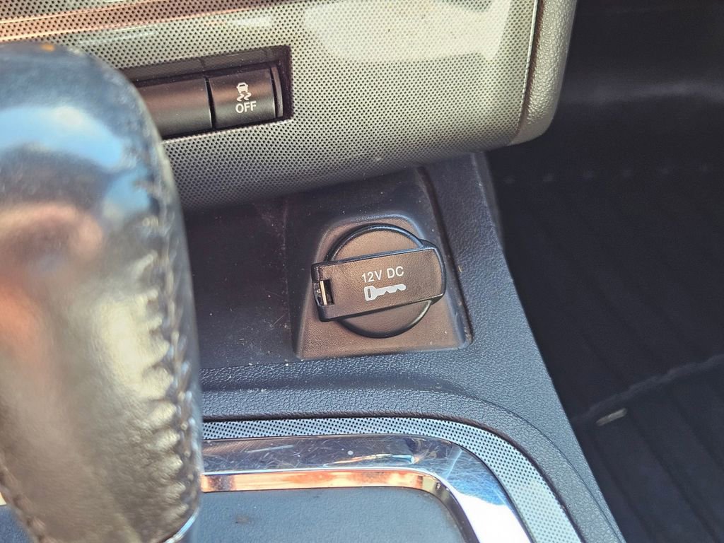 Used 2012 Dodge Challenger SXT image 25