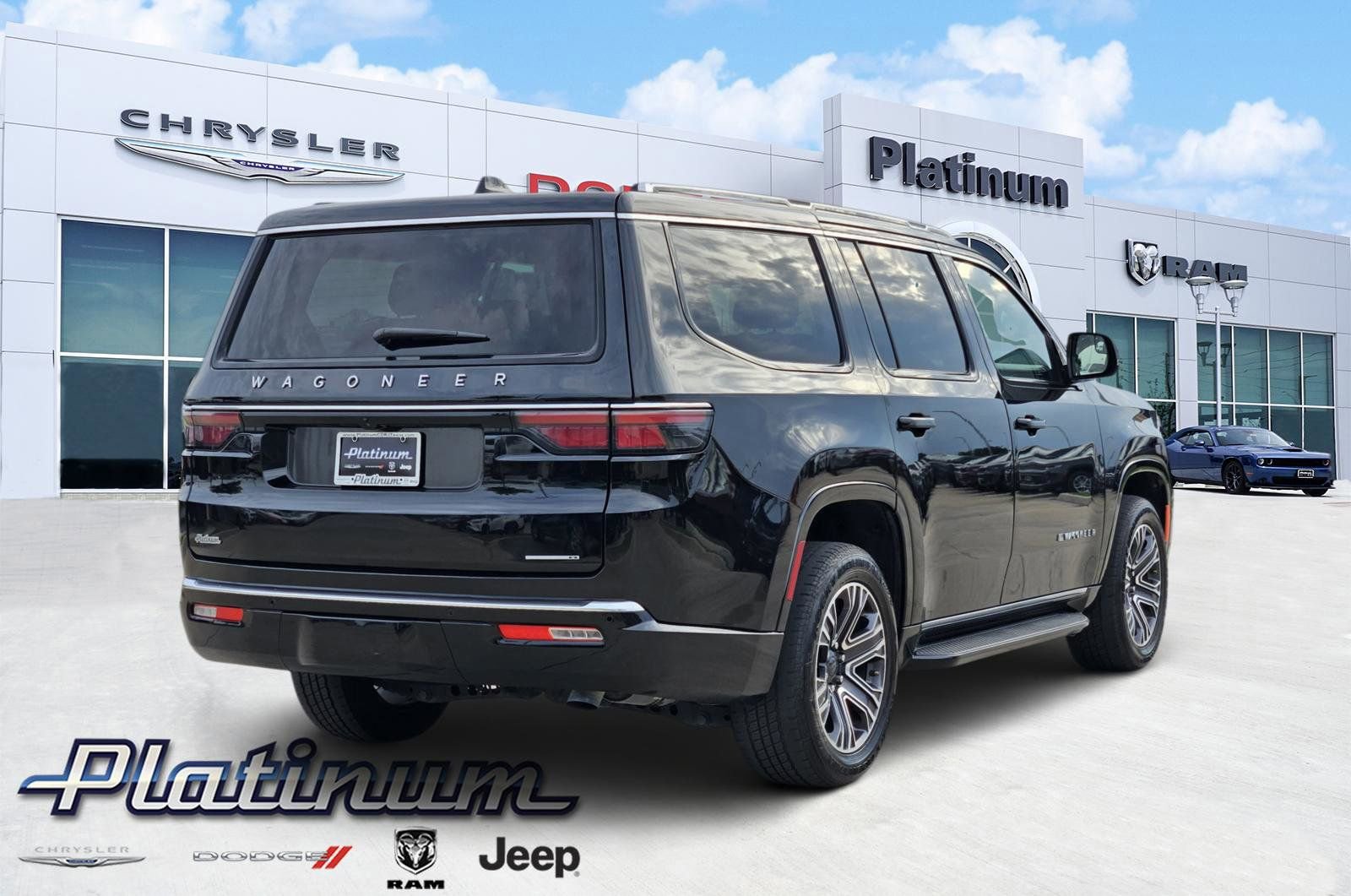 Used 2024 Jeep Wagoneer Series II w/ Flexible Seating Group RWD image 5