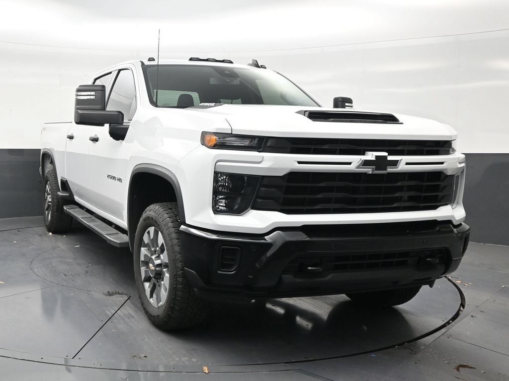 Used 2025 Chevrolet Silverado 2500 Custom w/ Custom Value Package AWD/4WD image 7