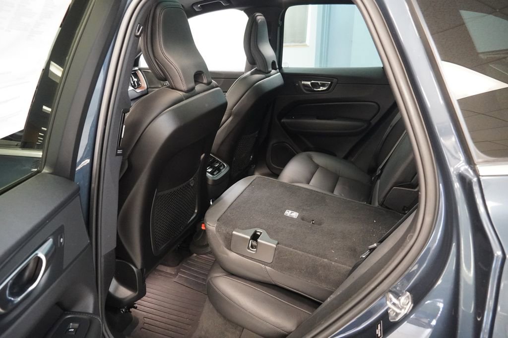 Used 2020 Volvo XC60 T5 Inscription w/ Protection Package image 21