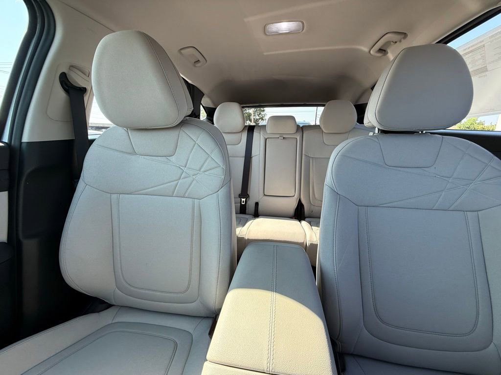 Used 2025 Hyundai Tucson SE image 34