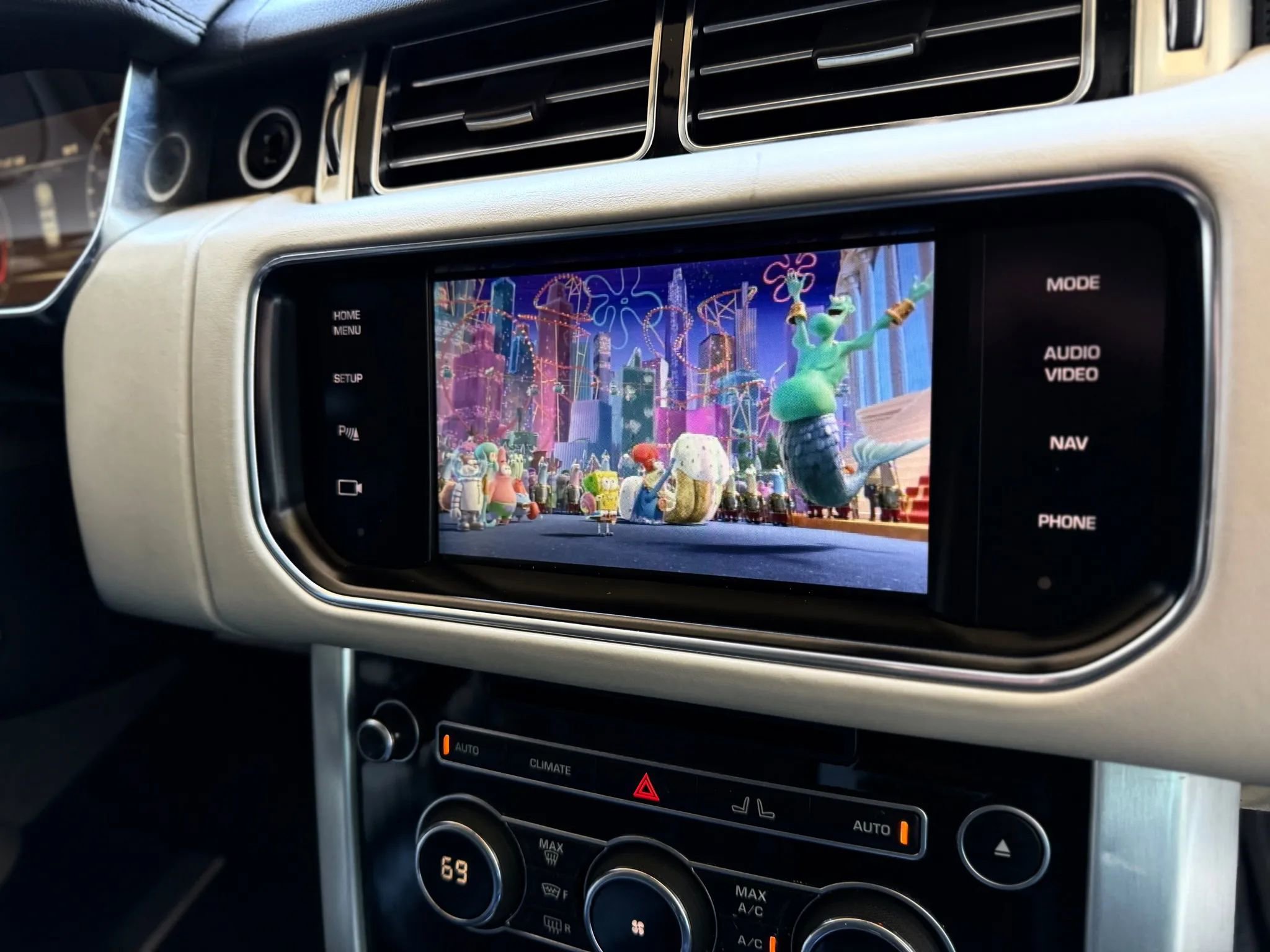 Used 2014 Land Rover Range Rover Supercharged image 15