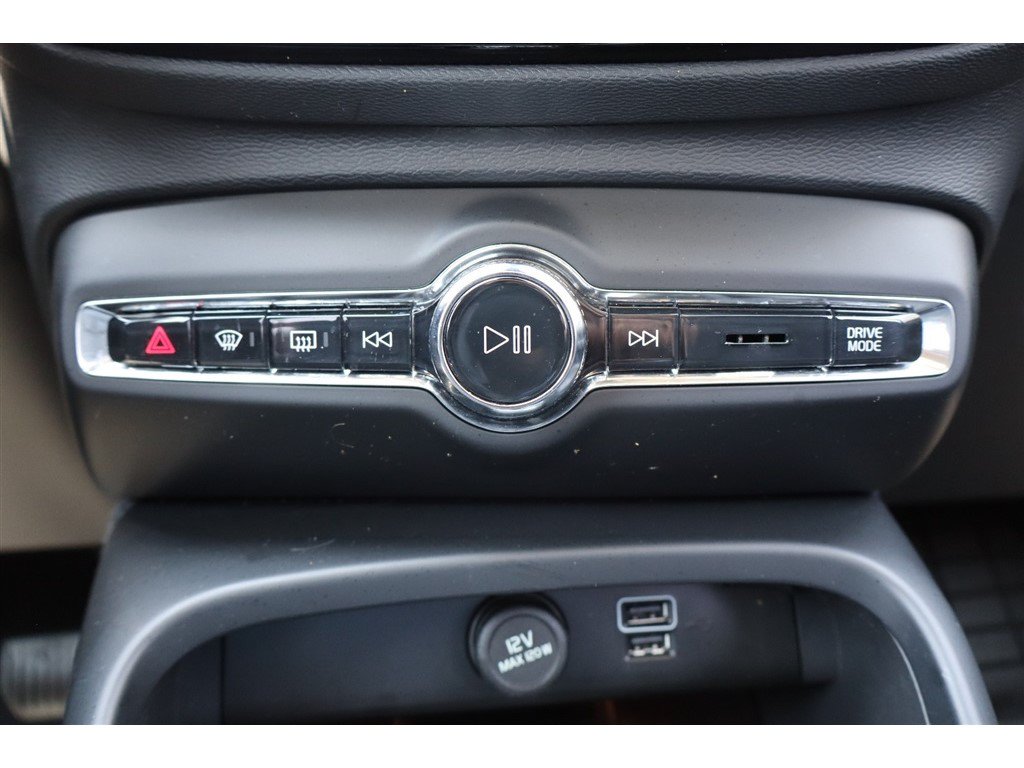 Used 2022 Volvo XC40 T5 Inscription AWD/4WD image 28