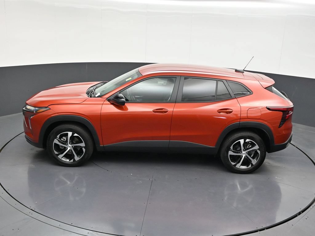 Used 2024 Chevrolet Trax RS FWD image 11