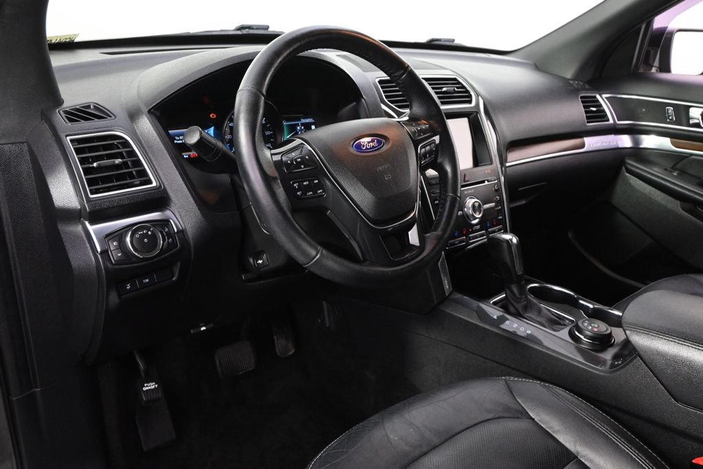 Used 2017 Ford Explorer Limited w/ Equipment Group 301A AWD/4WD image 12