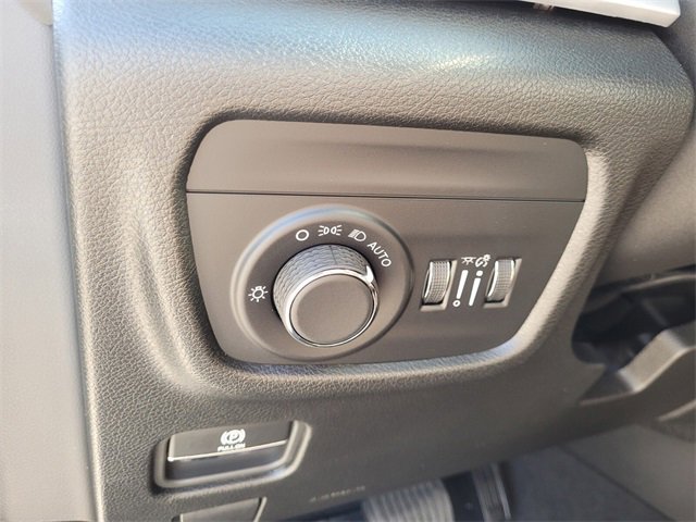 New 2025 Jeep Grand Cherokee Altitude image 22