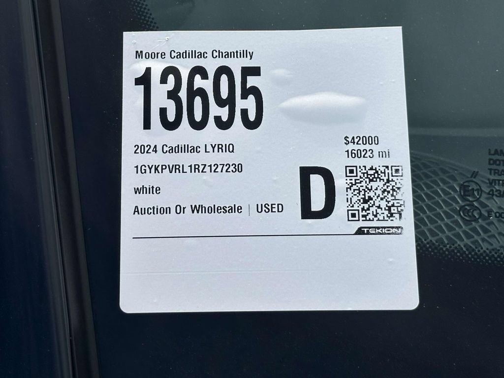 Certified 2024 Cadillac Lyriq Sport w/ LPO, Floor Liner Package AWD/4WD image 20
