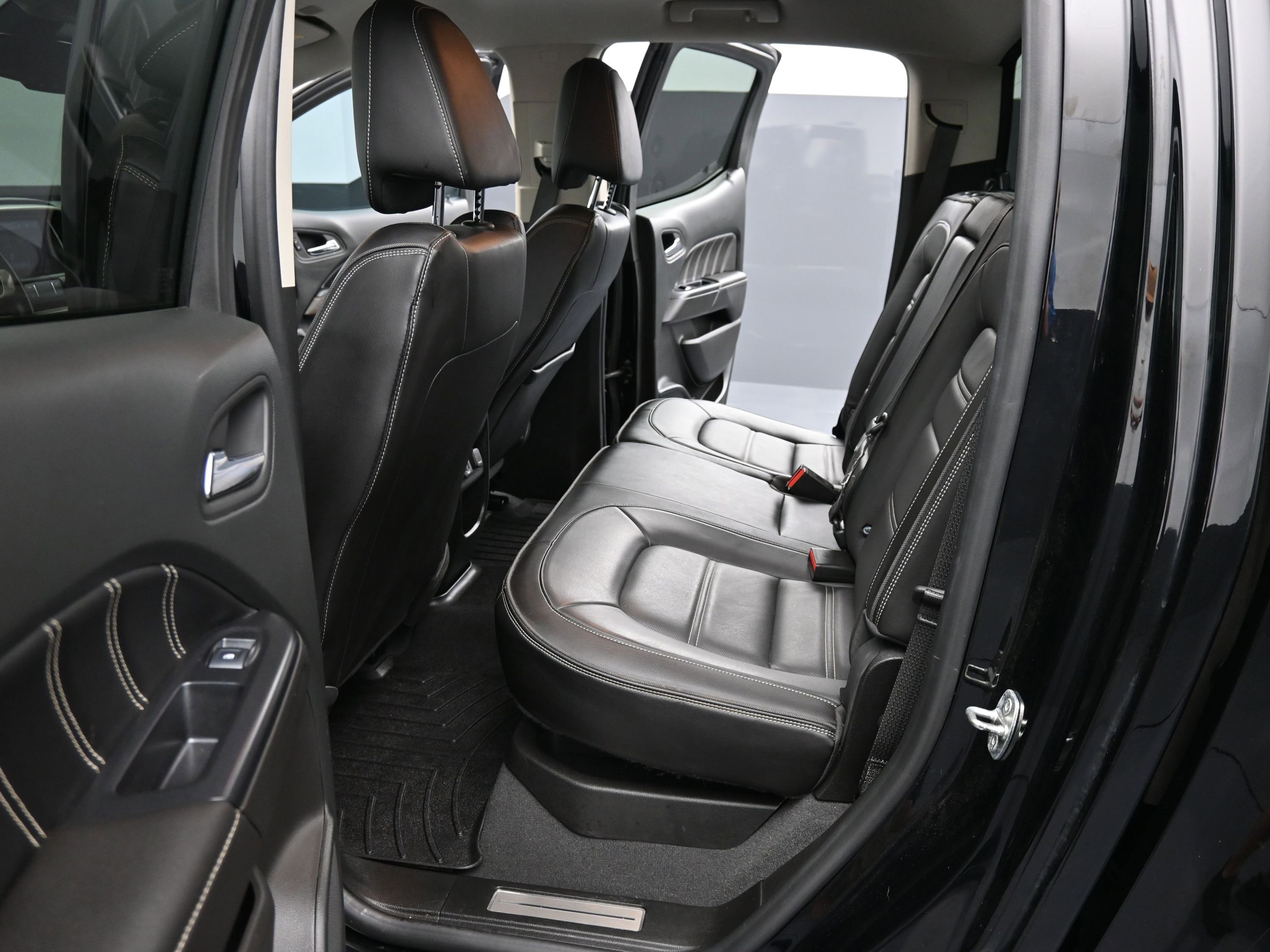 Used 2022 GMC Canyon Denali image 15