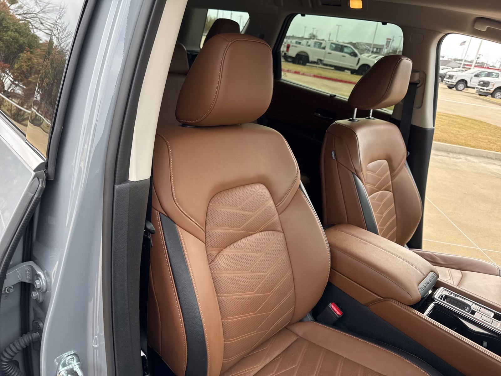 Used 2024 Nissan Pathfinder Platinum w/ Cargo Package image 22