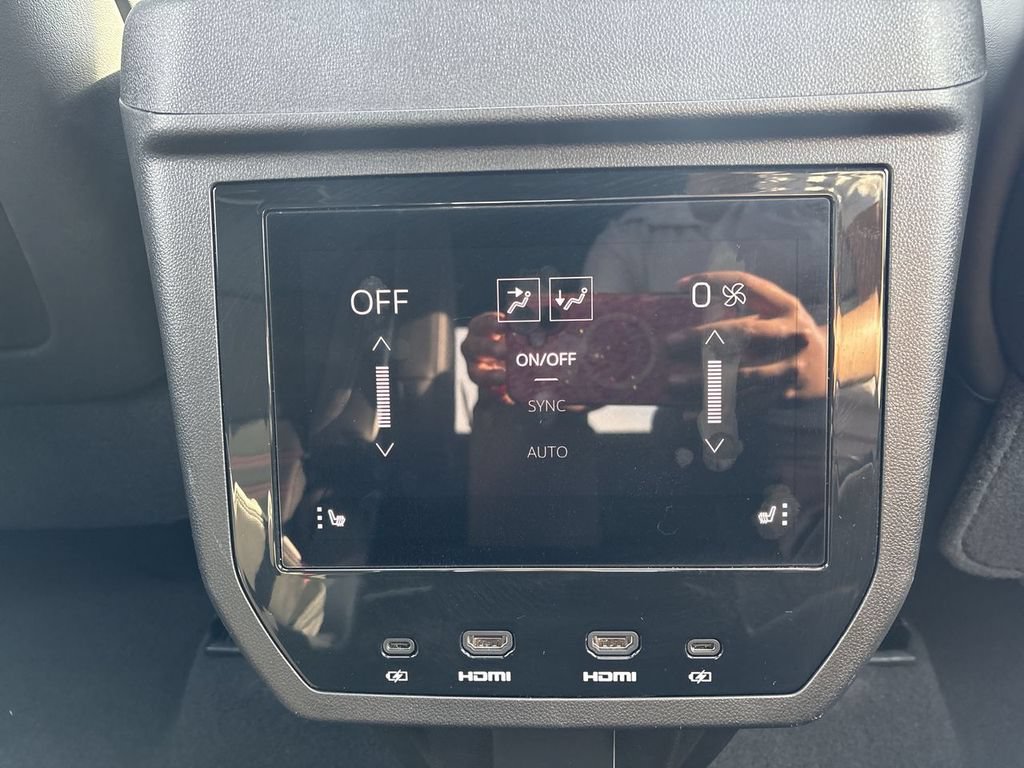 Used 2025 GMC Yukon AT4 Ultimate w/ LPO, Floor Liner Package AWD/4WD image 16