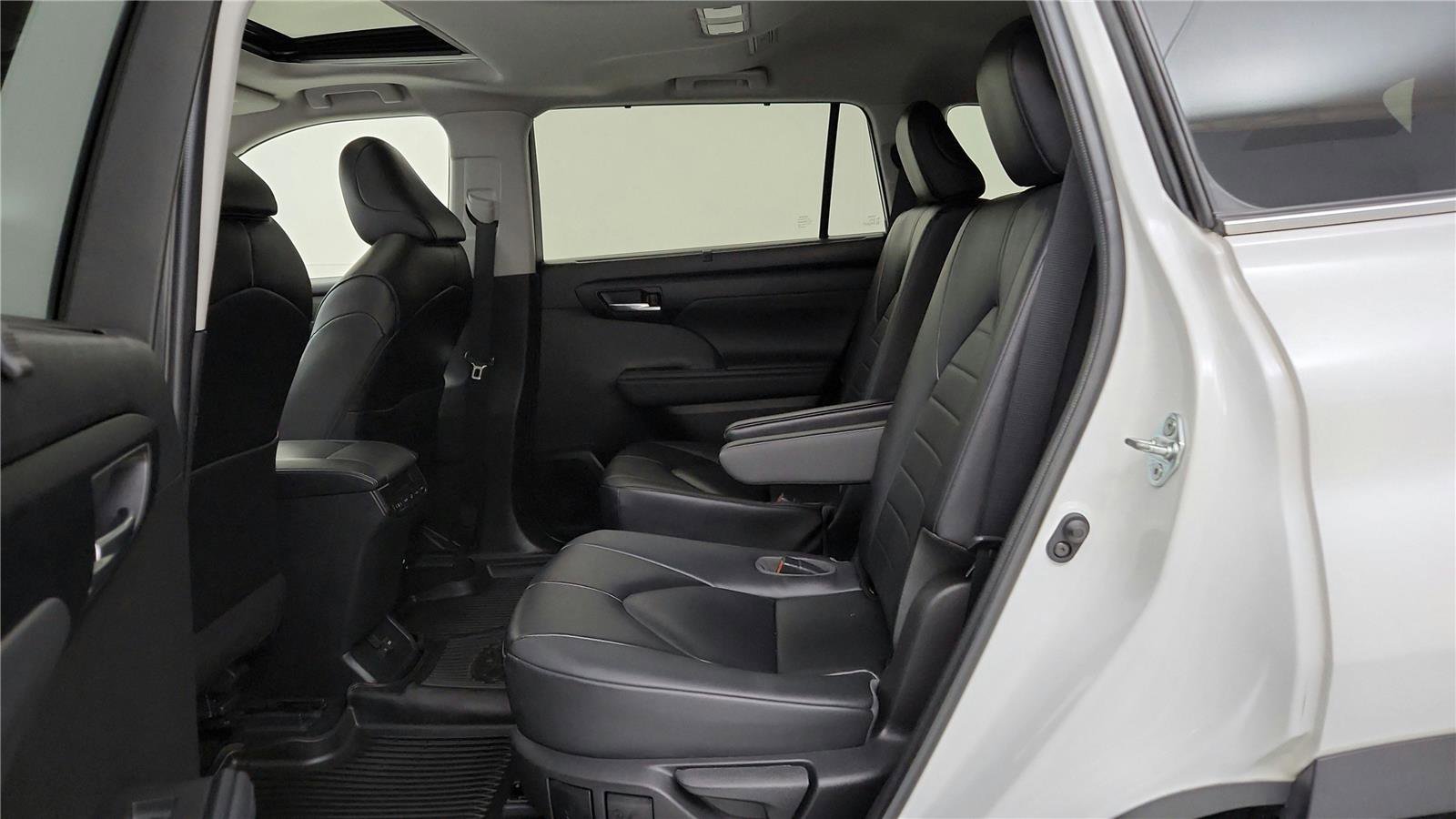 Certified 2023 Toyota Highlander XLE image 21