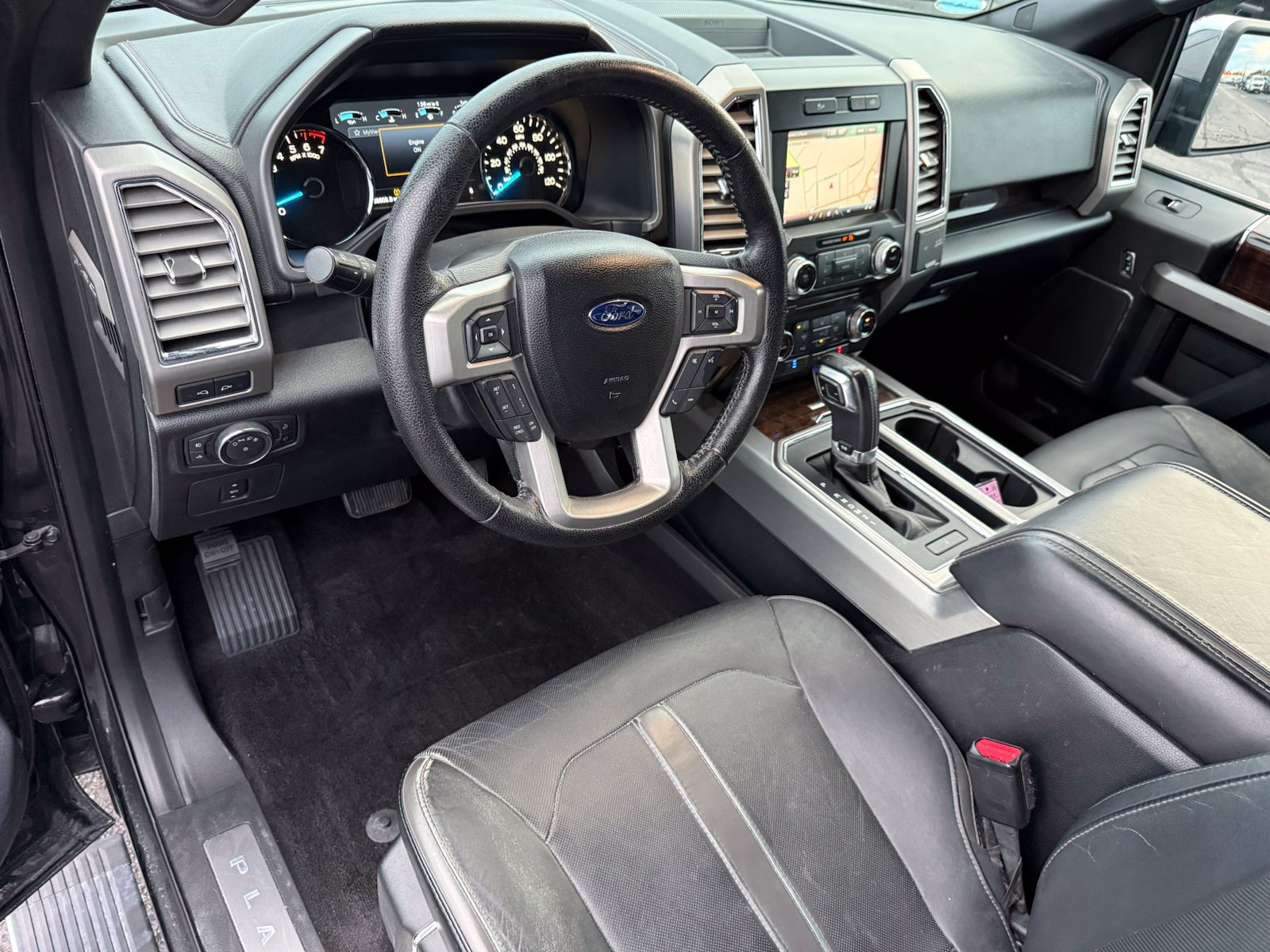Used 2015 Ford F150 Platinum w/ Equipment Group 701A Luxury AWD/4WD image 12