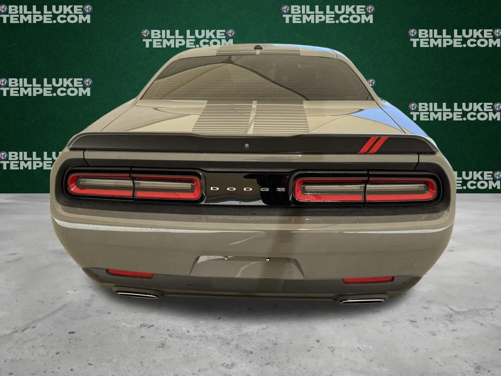 Used 2019 Dodge Challenger SXT w/ Driver Convenience Group RWD image 6