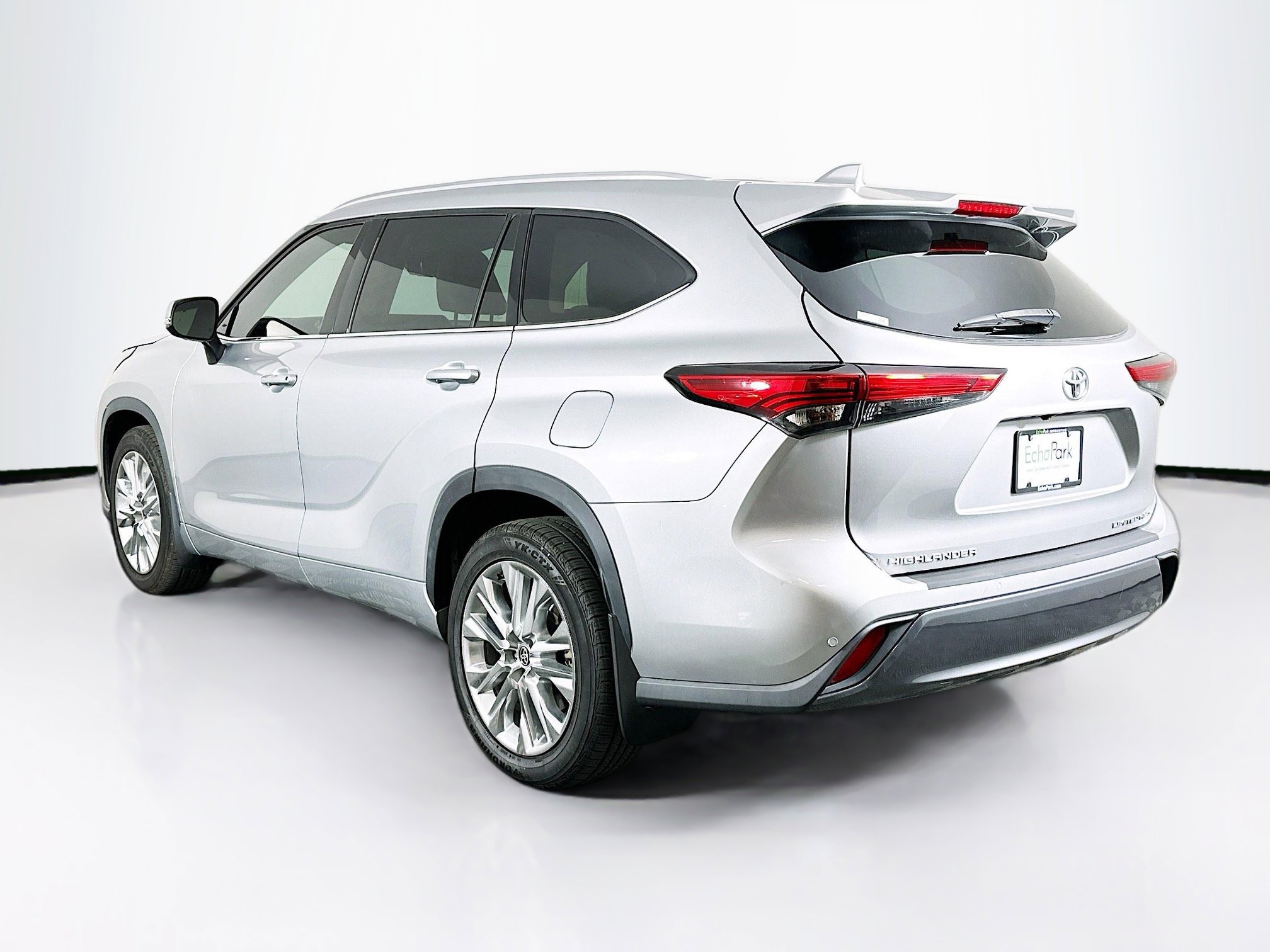 Used 2021 Toyota Highlander Limited image 5