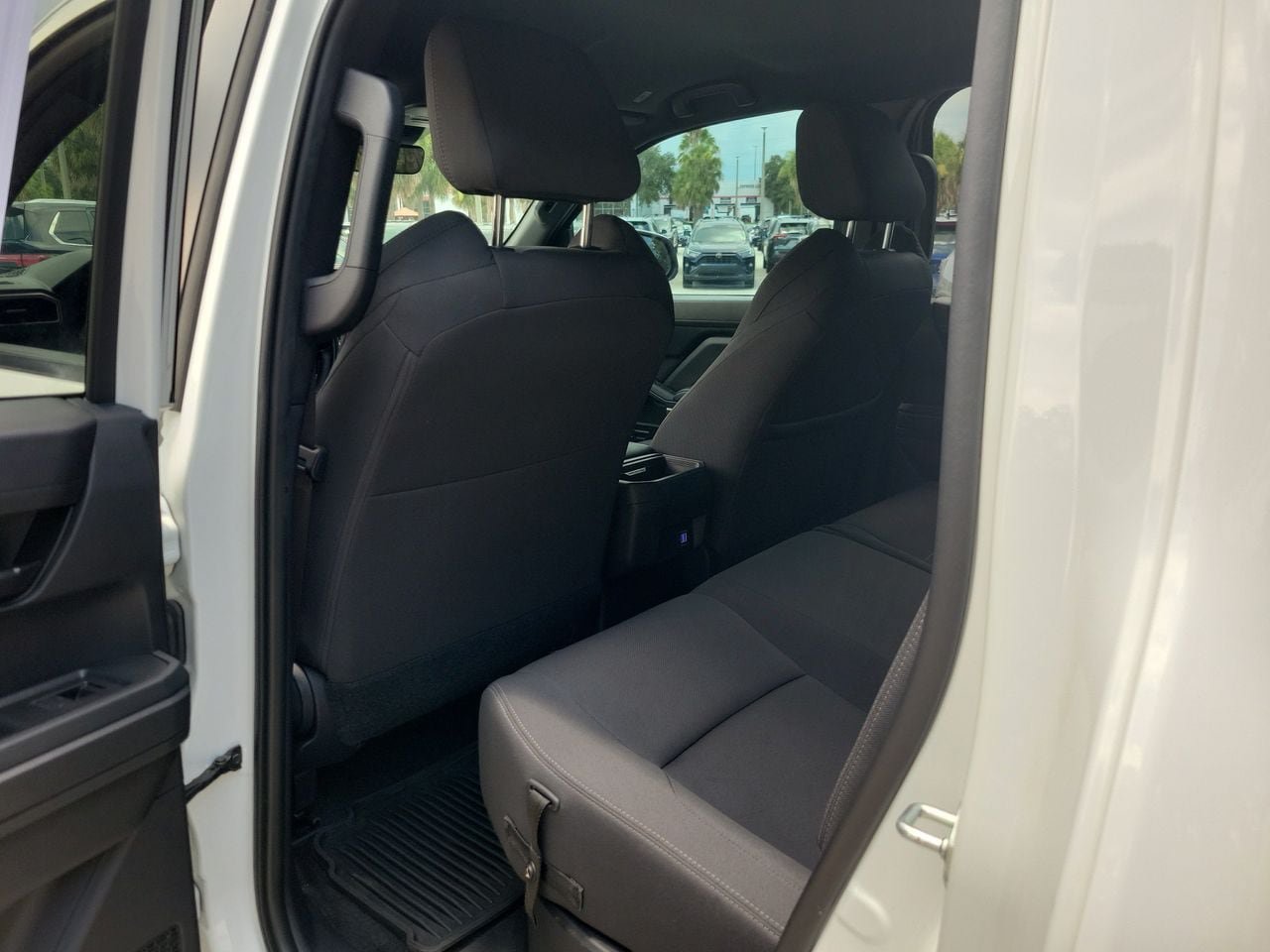 Used 2024 Toyota Tacoma SR5 AWD/4WD image 9