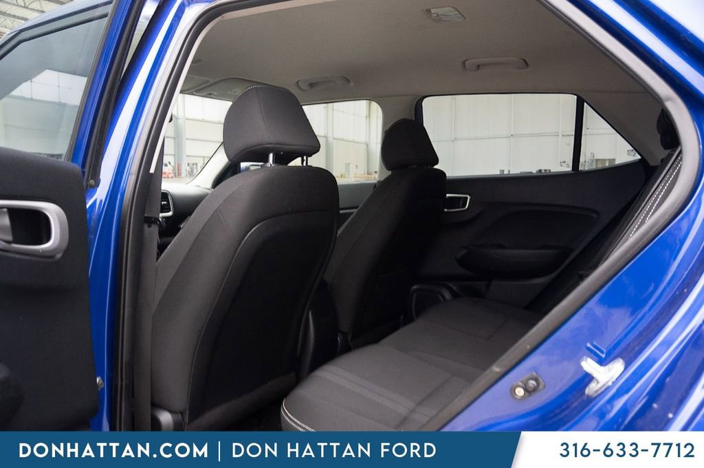 Used 2020 Hyundai Venue SEL image 15