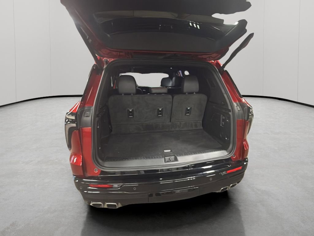 Used 2024 Chevrolet Traverse RS image 41