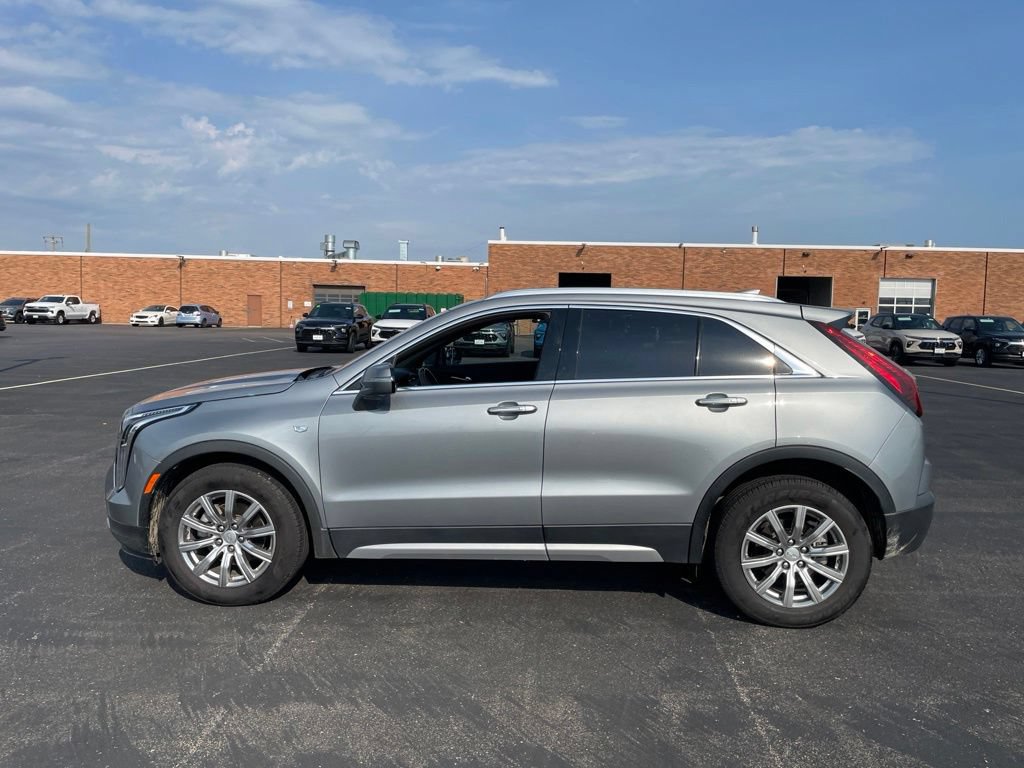 Used 2023 Cadillac XT4 Premium Luxury w/ Cold Weather Package AWD/4WD image 2