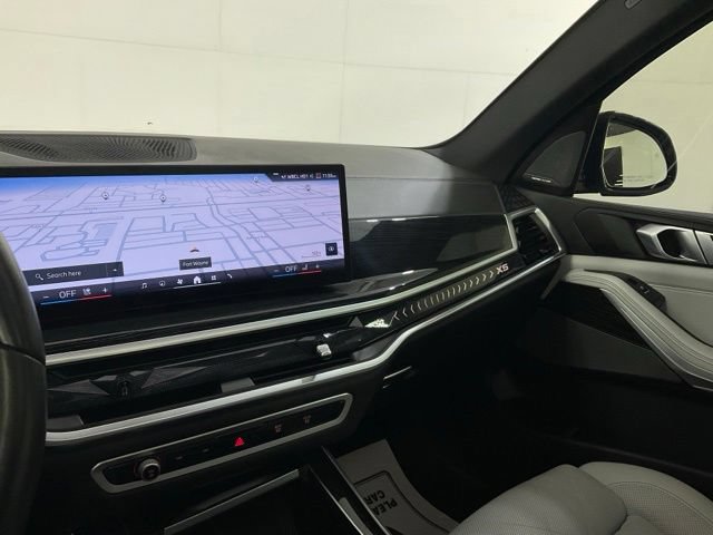 Used 2024 BMW X5 xDrive50e AWD/4WD image 13