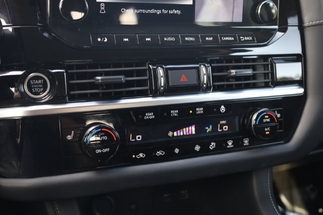Used 2024 Nissan Pathfinder SL AWD/4WD image 23