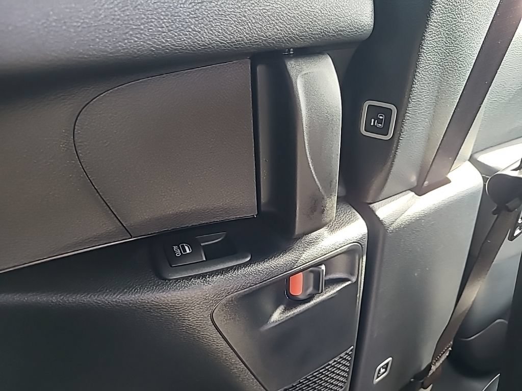 New 2025 Chrysler Pacifica Select FWD image 16