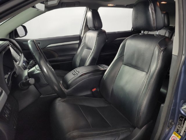 Used 2017 Toyota Highlander XLE AWD/4WD image 15