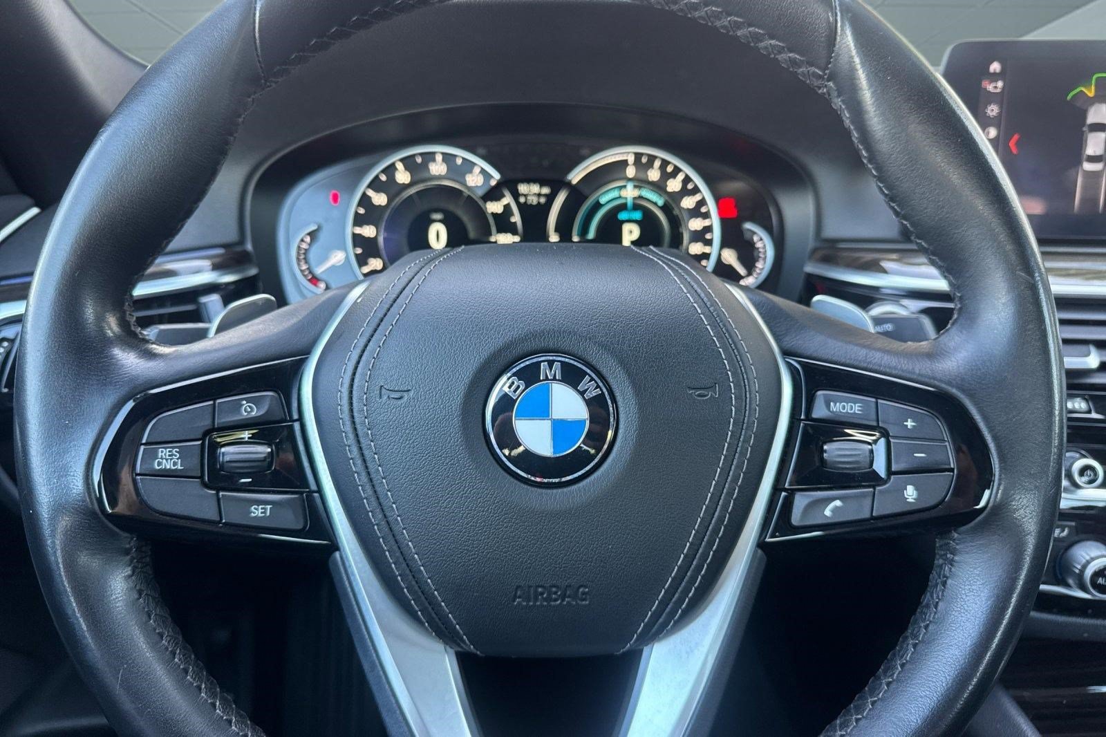 Used 2019 BMW 530e RWD image 16