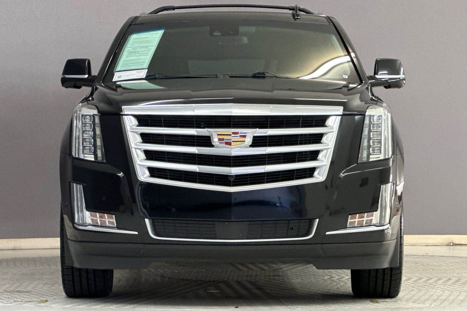 Used 2018 Cadillac Escalade ESV Premium Luxury AWD/4WD image 5