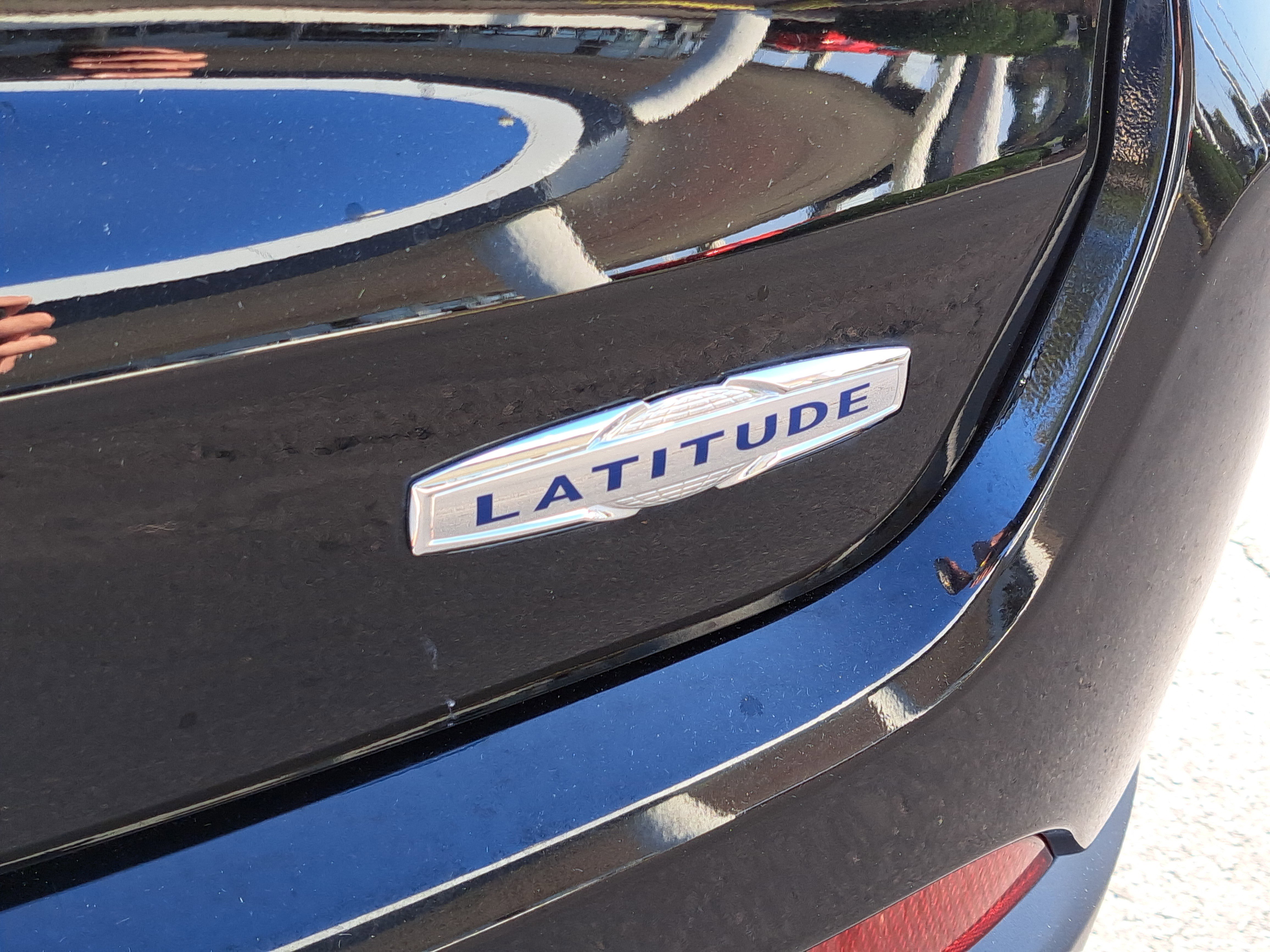 Used 2018 Jeep Compass Latitude w/ Popular Equipment Group image 6