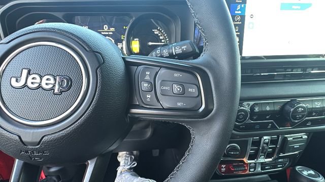 Used 2025 Jeep Wrangler Unlimited Rubicon 4xe w/ Convenience Group AWD/4WD image 19