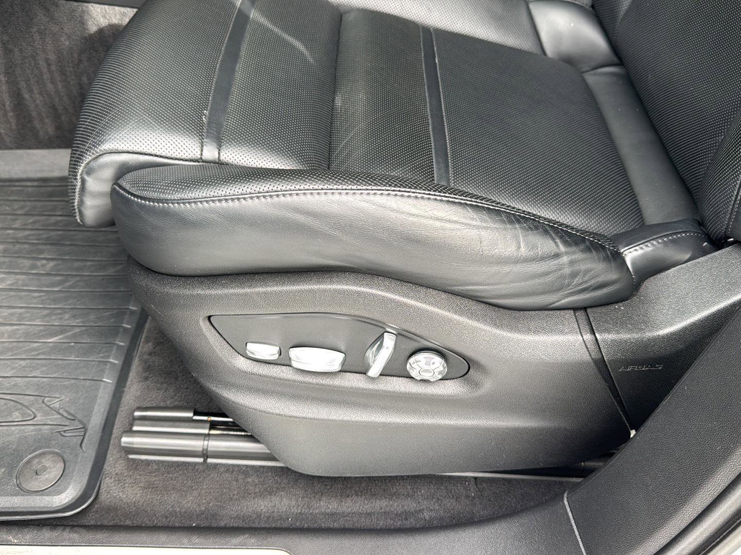 Used 2021 Porsche Cayenne Coupe image 29