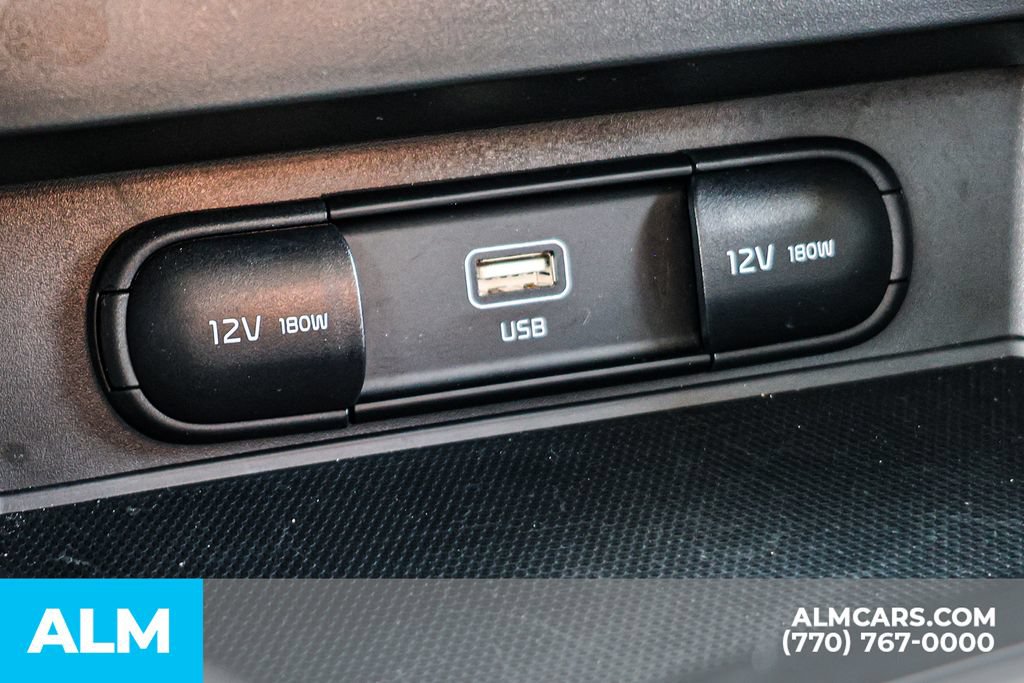 Used 2025 Kia Soul LX w/ LX Technology Package FWD image 39
