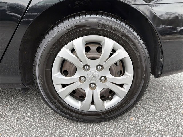 Used 2010 Hyundai Elantra GLS image 19