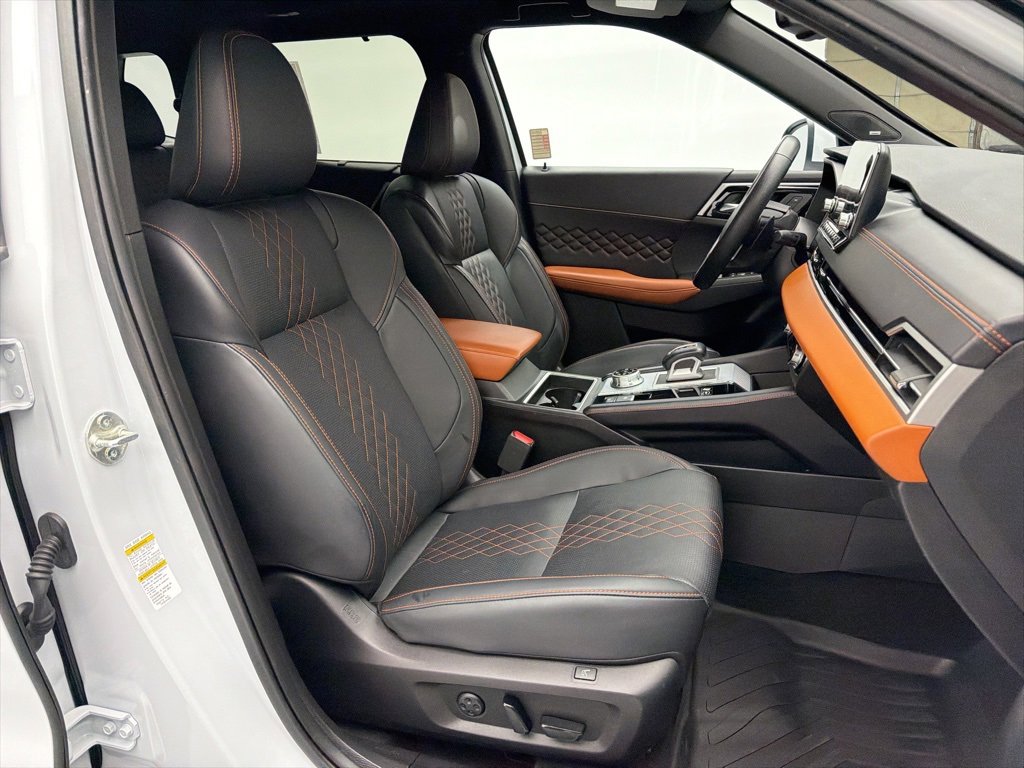 Used 2023 Mitsubishi Outlander SEL image 50