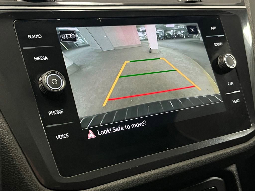 Used 2023 Volkswagen Tiguan SE R-Line image 28