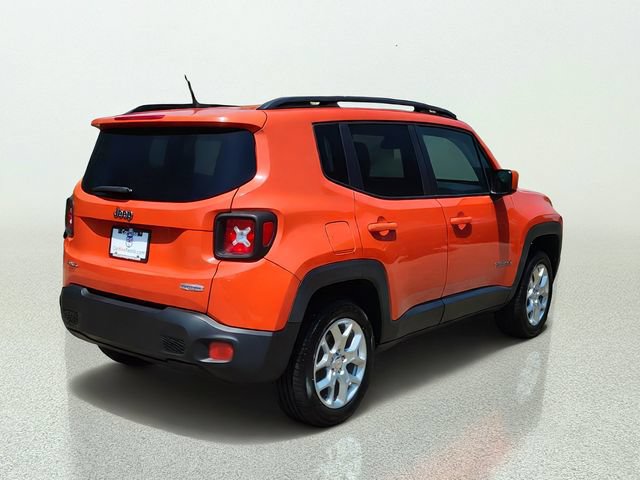 Used 2016 Jeep Renegade Latitude w/ Cold Weather Group AWD/4WD image 3