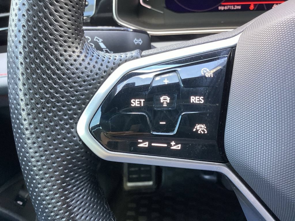 Used 2025 Volkswagen Jetta GLI Autobahn FWD image 16