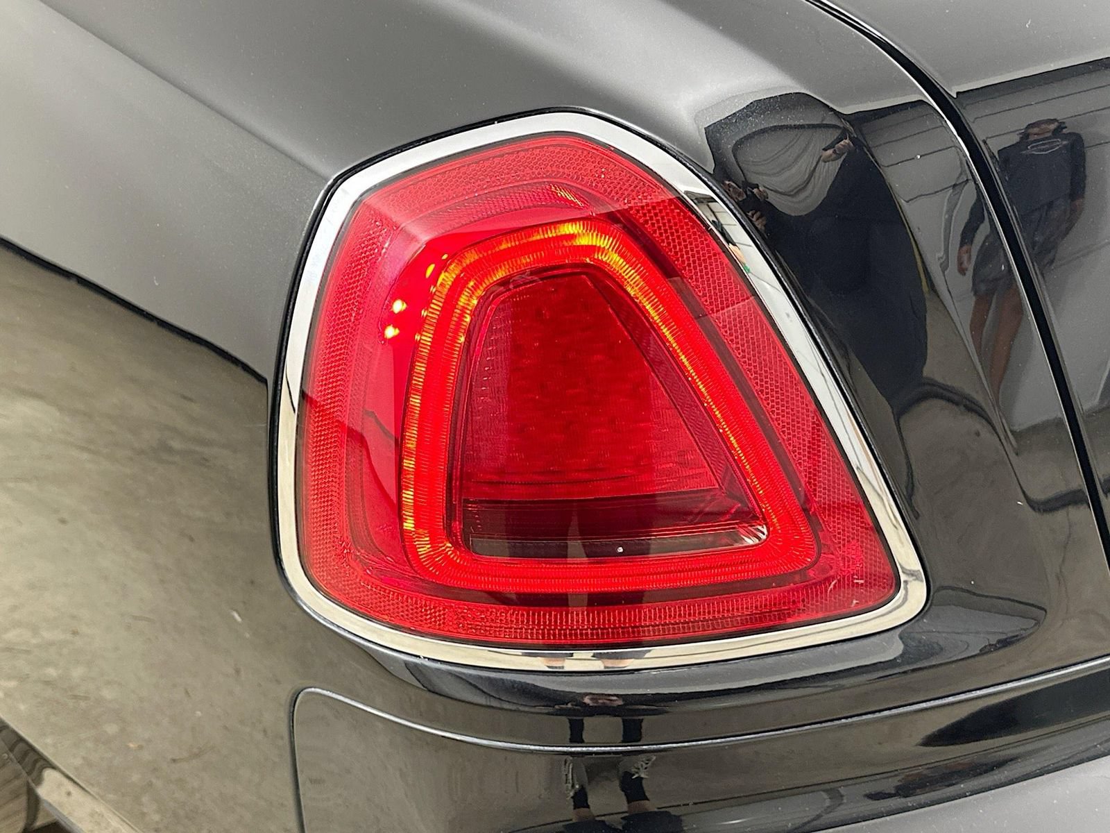 Used 2010 Rolls-Royce Ghost RWD image 13